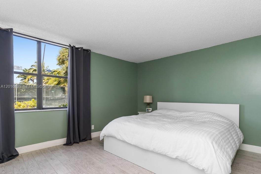 For Rent: $2,500 (2 beds, 2 baths, 1272 Square Feet)