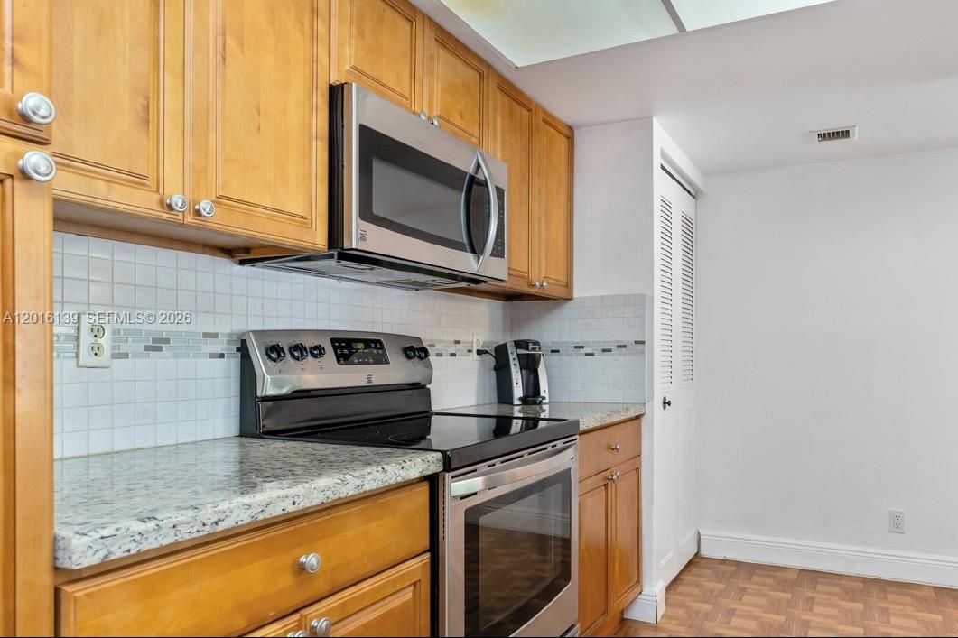 For Rent: $2,500 (2 beds, 2 baths, 1272 Square Feet)