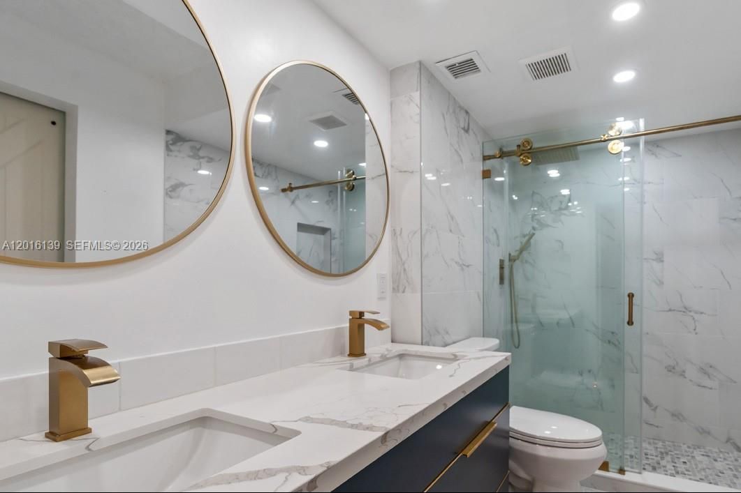For Rent: $2,500 (2 beds, 2 baths, 1272 Square Feet)