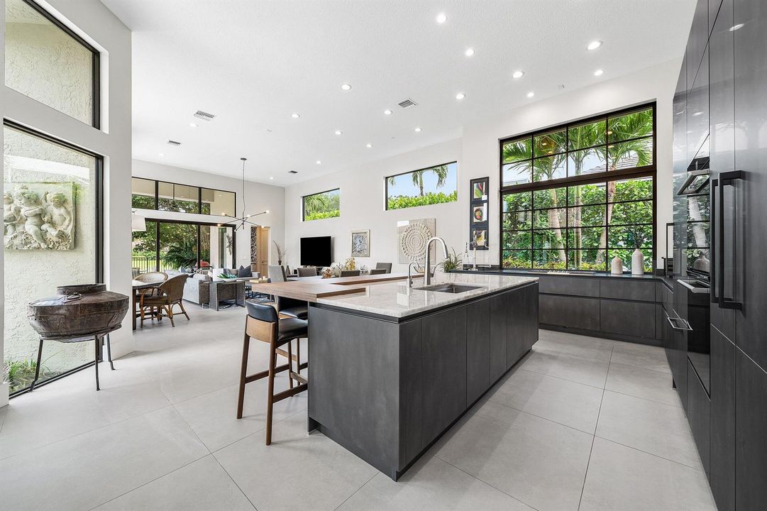 016-21SomersetDrive-PalmBeachGardens-FL-