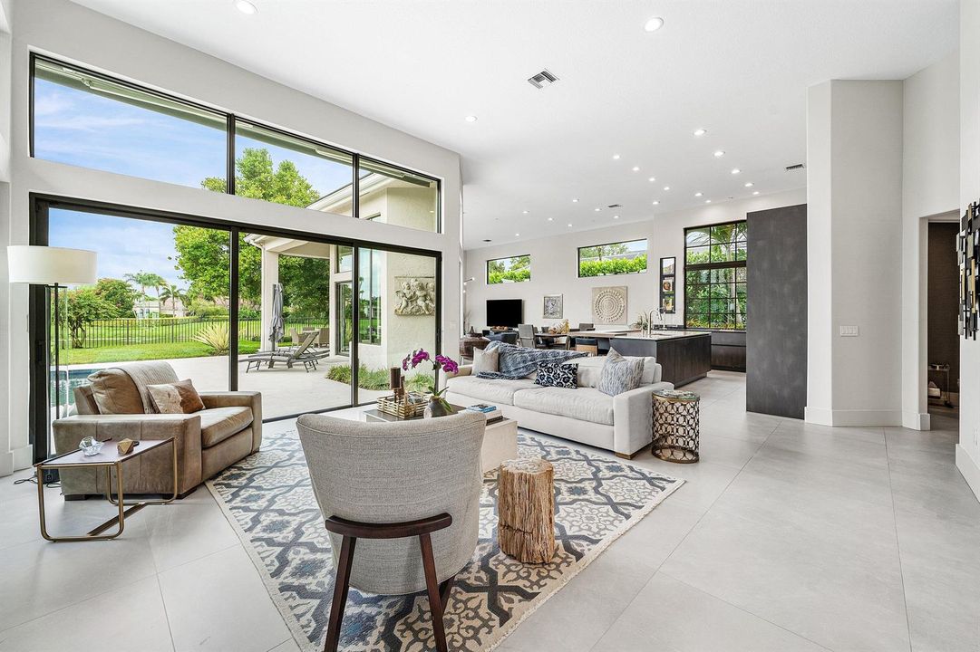 011-21SomersetDrive-PalmBeachGardens-FL-
