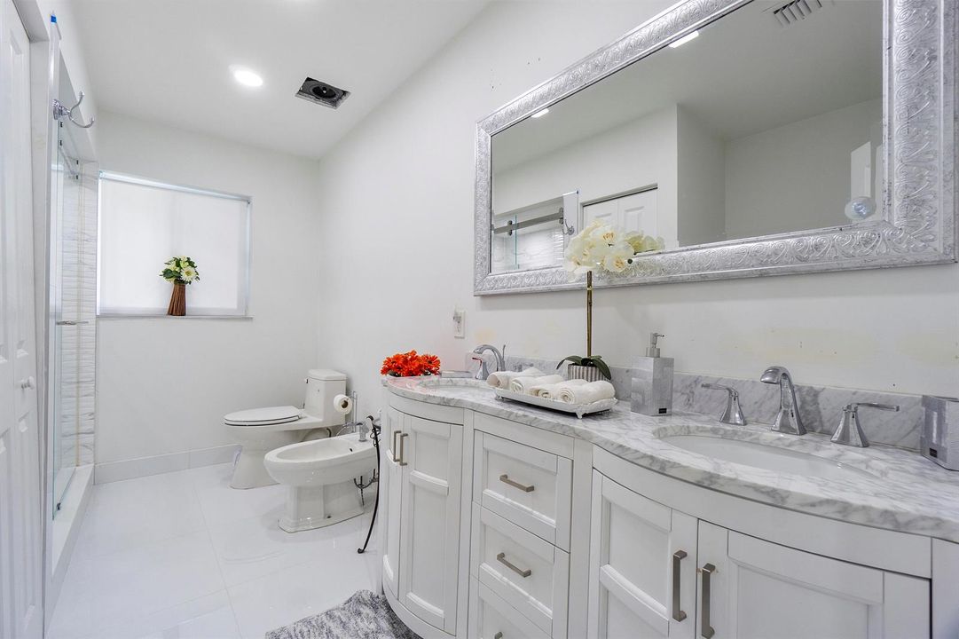 7600 NW 82nd Terrace_08 (1)