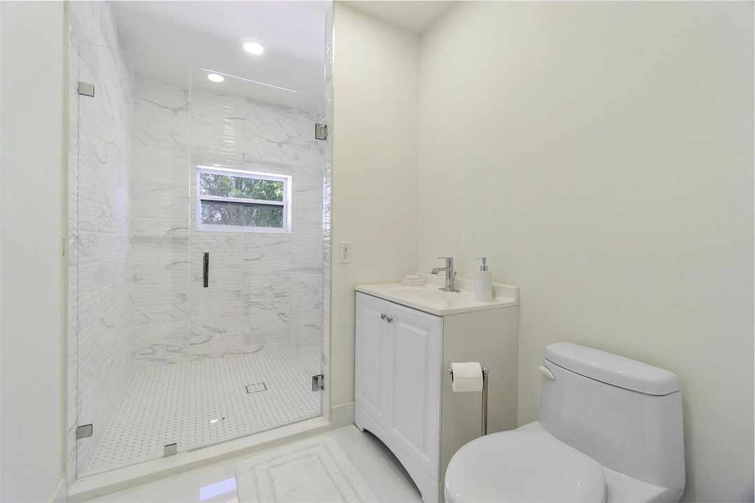 7600 NW 82nd Terrace_25