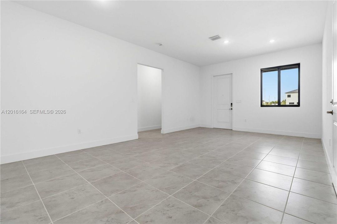 Active With Contract: $4,100 (4 beds, 2 baths, 1606 Square Feet)