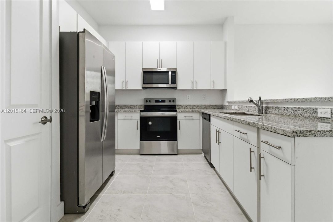 Active With Contract: $4,100 (4 beds, 2 baths, 1606 Square Feet)