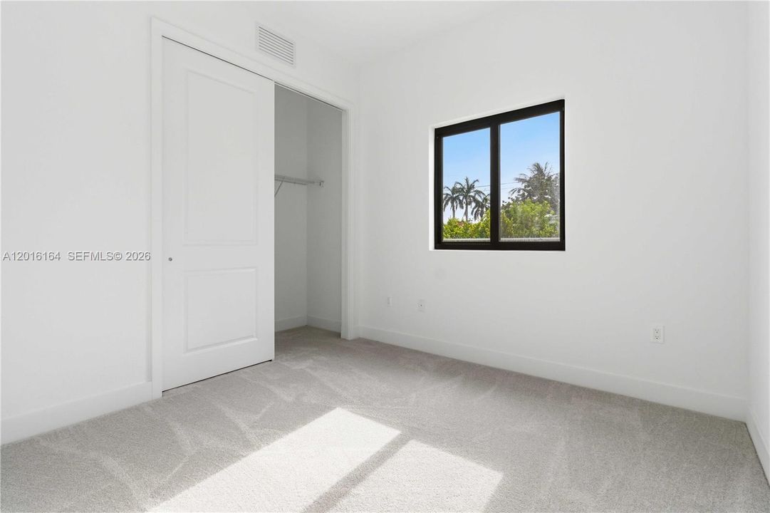 Active With Contract: $4,100 (4 beds, 2 baths, 1606 Square Feet)