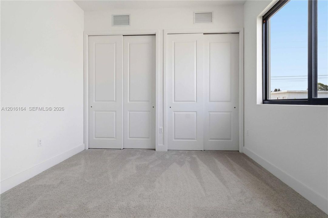 Active With Contract: $4,100 (4 beds, 2 baths, 1606 Square Feet)