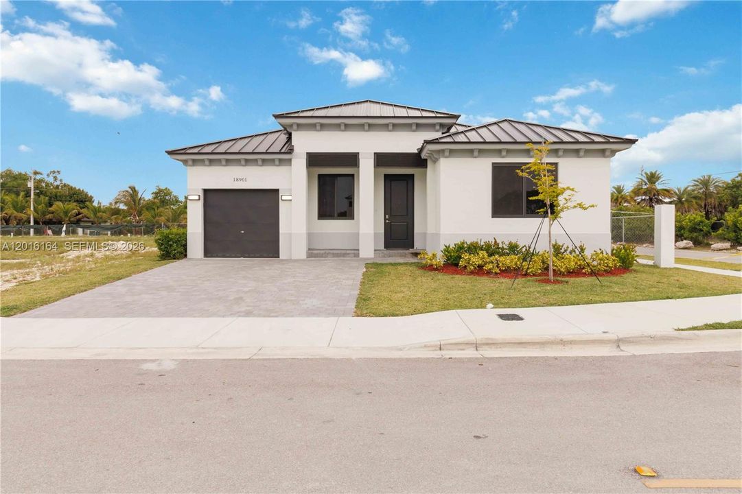 Active With Contract: $4,100 (4 beds, 2 baths, 1606 Square Feet)