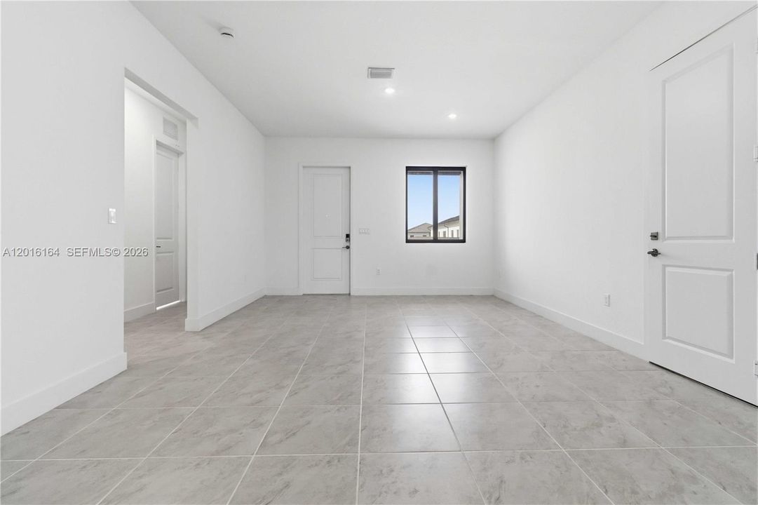 Active With Contract: $4,100 (4 beds, 2 baths, 1606 Square Feet)