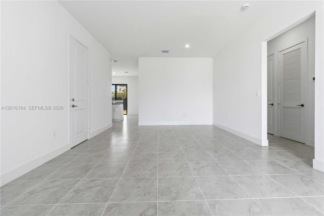Active With Contract: $4,100 (4 beds, 2 baths, 1606 Square Feet)