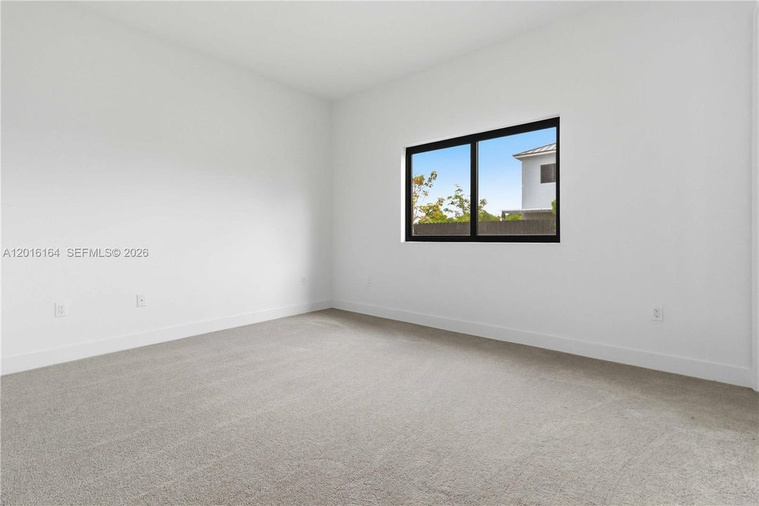 Active With Contract: $4,100 (4 beds, 2 baths, 1606 Square Feet)