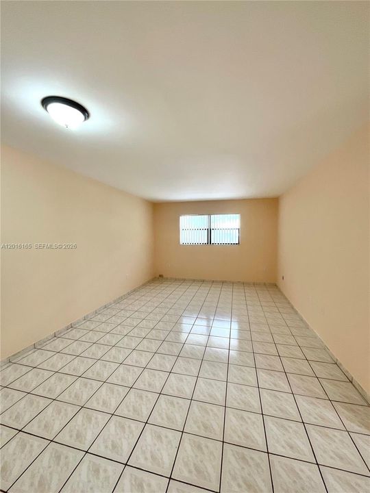 For Sale: $240,000 (2 beds, 1 baths, 789 Square Feet)
