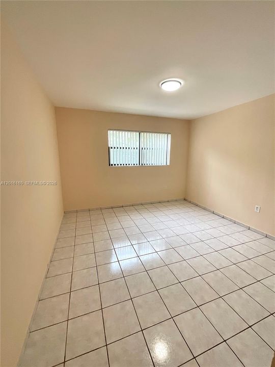 For Sale: $240,000 (2 beds, 1 baths, 789 Square Feet)