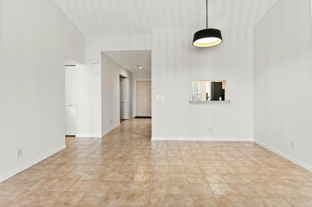 12 Dining area 06