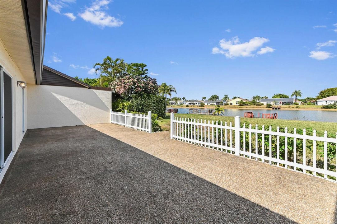 28 Patio 01