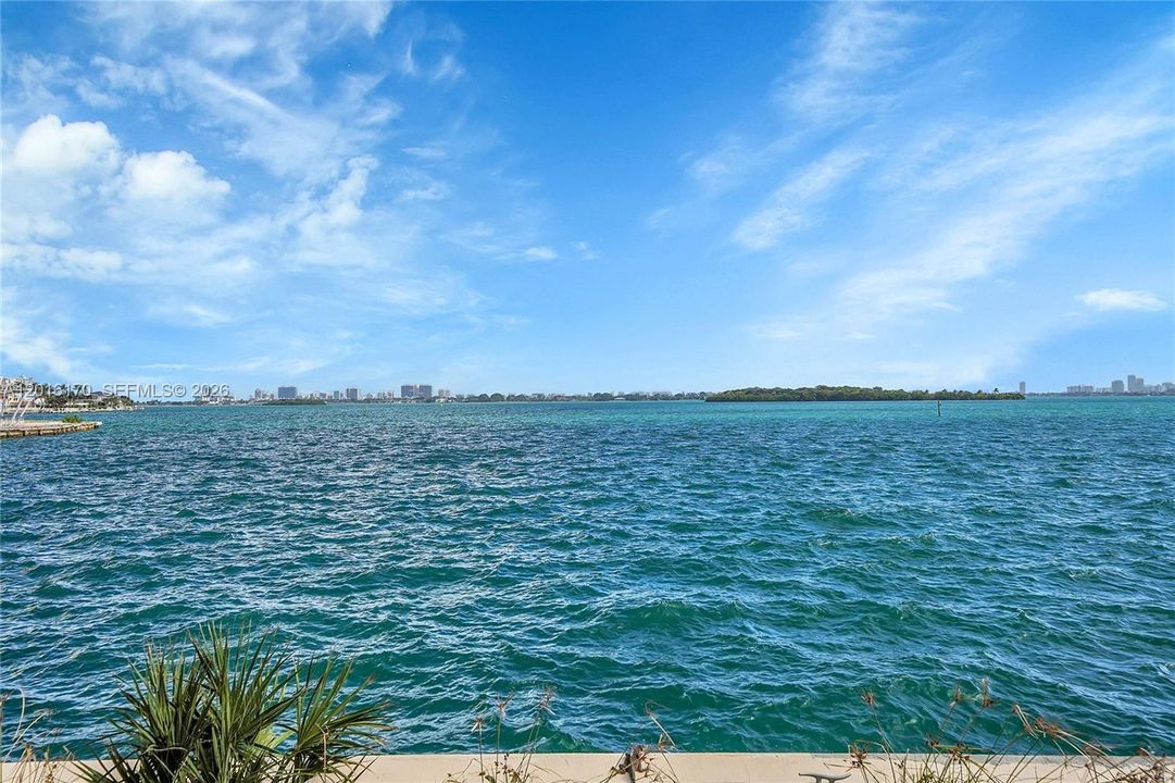 En Venta: $349,000 (2 camas, 2 baños, 1811 Pies cuadrados)