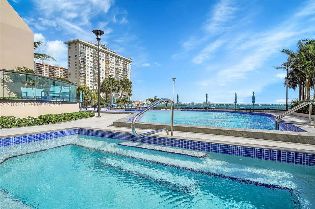 En Venta: $349,000 (2 camas, 2 baños, 1811 Pies cuadrados)