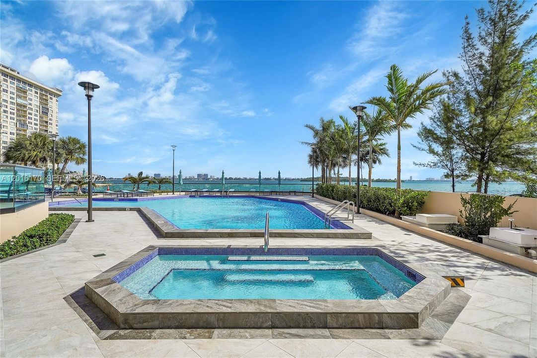 En Venta: $349,000 (2 camas, 2 baños, 1811 Pies cuadrados)
