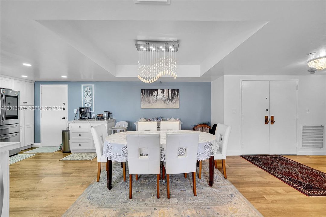 En Venta: $349,000 (2 camas, 2 baños, 1811 Pies cuadrados)