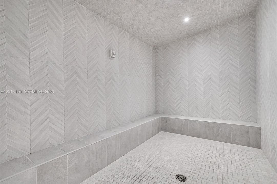 En Venta: $349,000 (2 camas, 2 baños, 1811 Pies cuadrados)