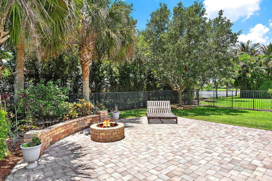 Backyard & Firepit