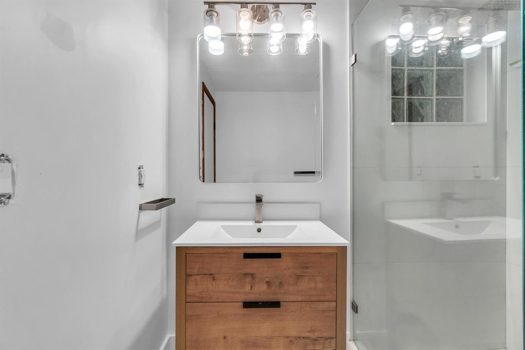 Studio apartment bath