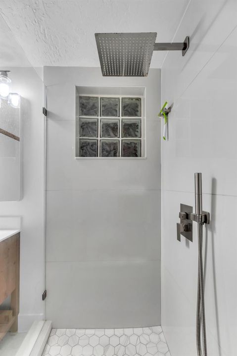 Studio apartment bath