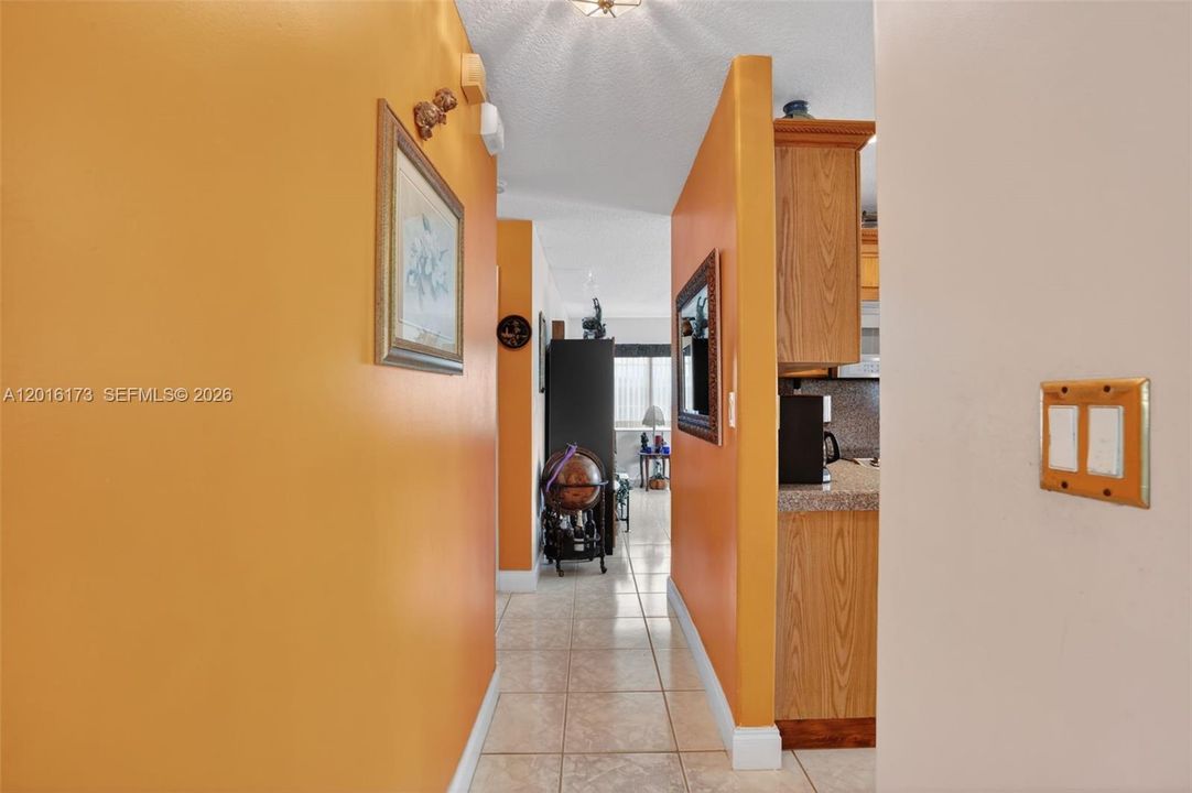For Sale: $750,000 (5 beds, 3 baths, 2532 Square Feet)
