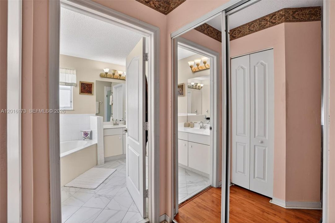 For Sale: $750,000 (5 beds, 3 baths, 2532 Square Feet)