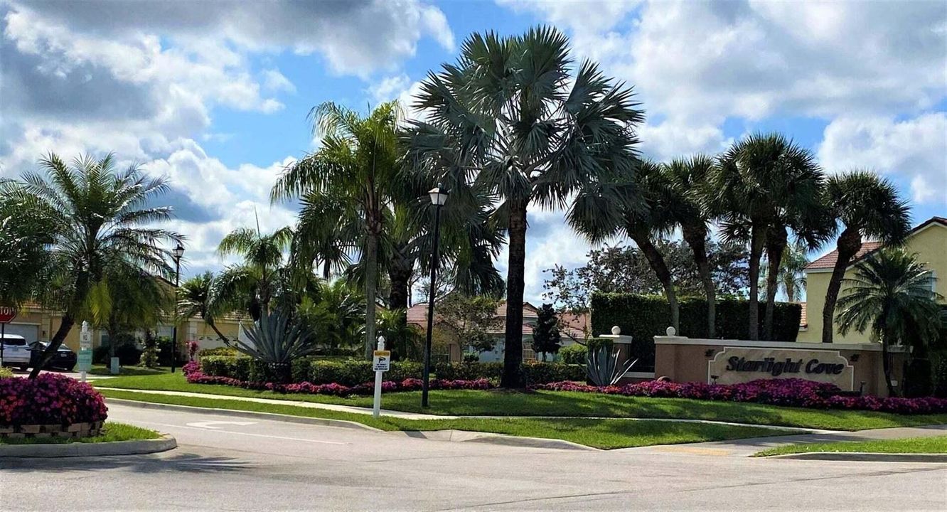 Starlight Cove 2022 Entrance 1