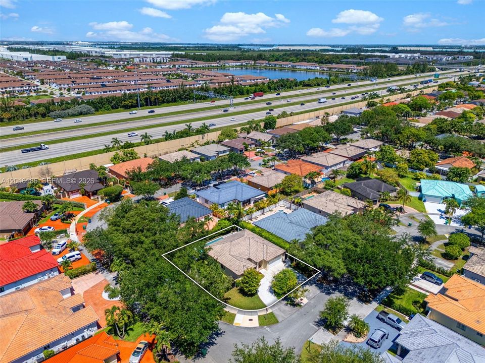 На продажу: $830,000 (3 спален, 2 ванн, 1673 Квадратных фут)
