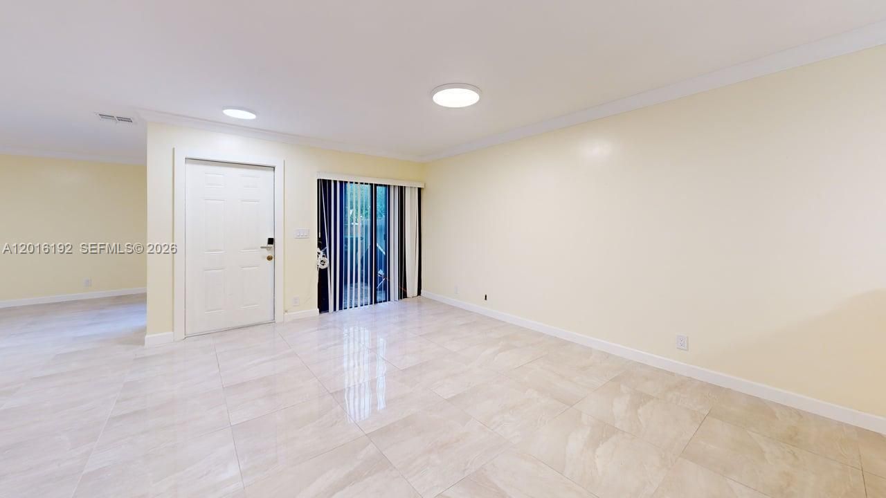 En Venta: $299,000 (3 camas, 2 baños, 0 Pies cuadrados)