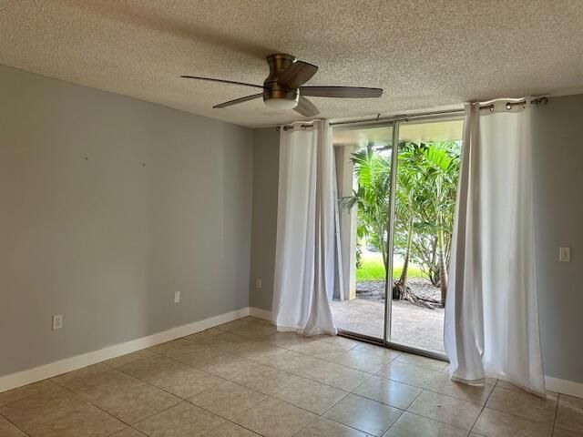 7888-105 Living room till patio 2024
