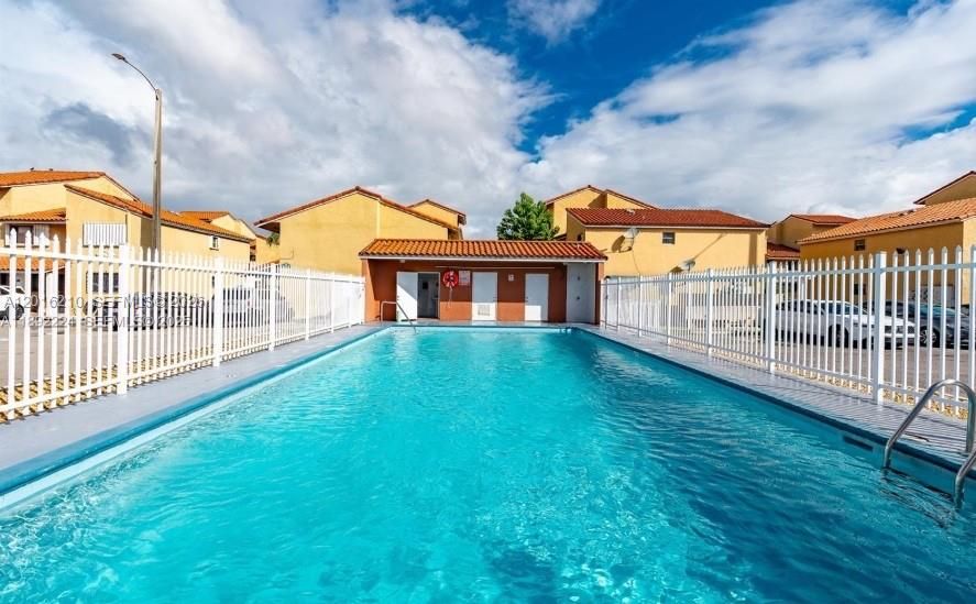Recently Sold: $274,999 (2 beds, 2 baths, 755 Square Feet)