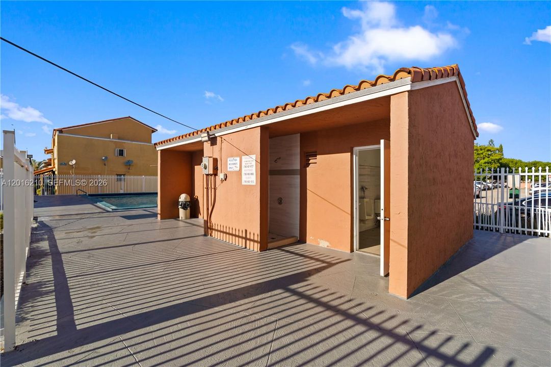 Recently Sold: $274,999 (2 beds, 2 baths, 755 Square Feet)