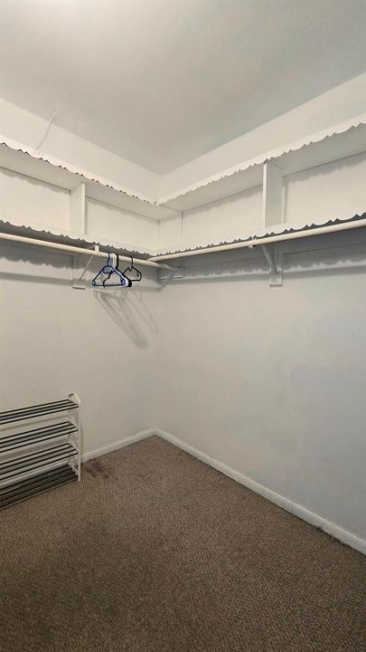 Bedroom Walk In Closet