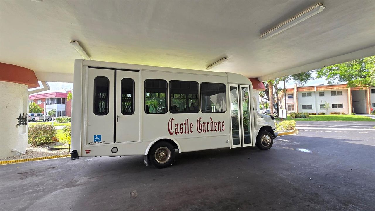 Castle Gardens Bus