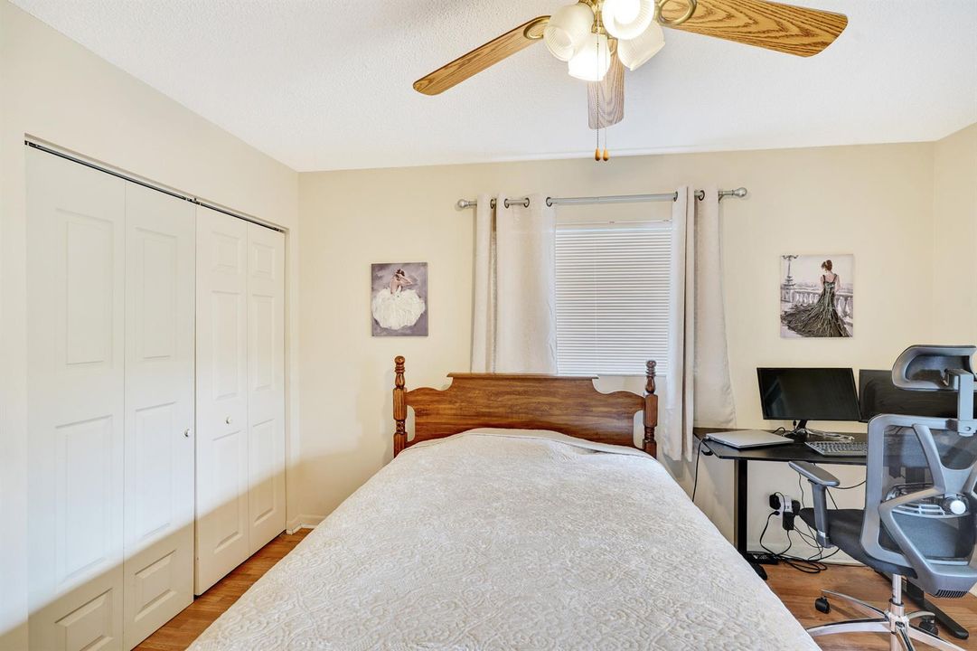Second-bedroom2