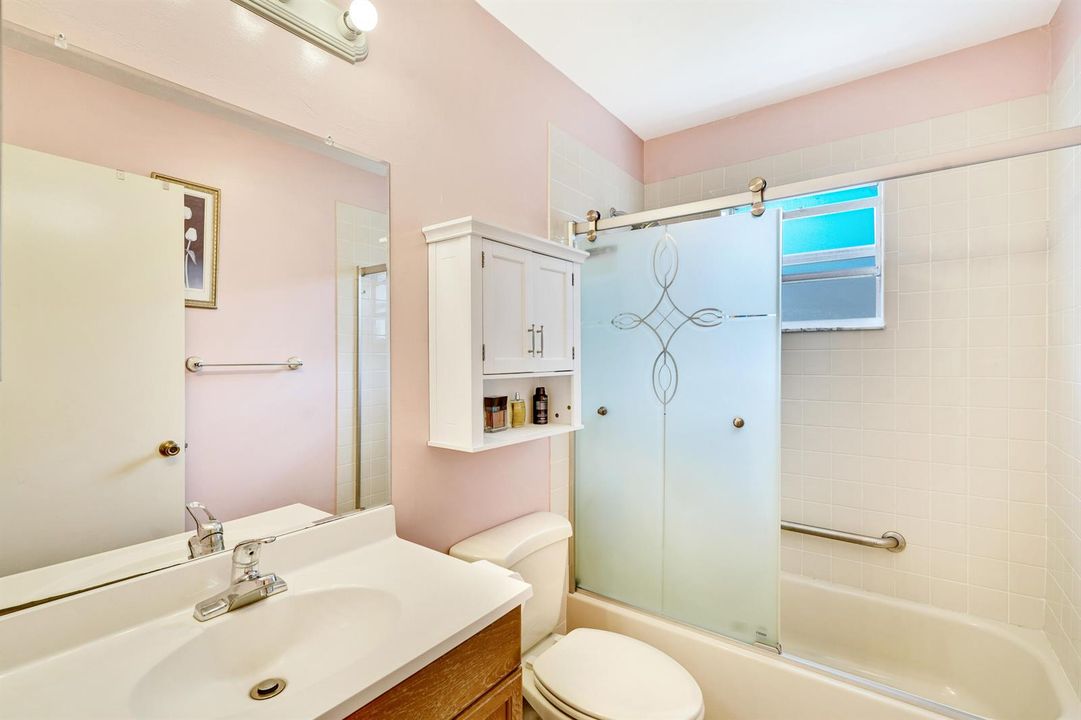 Bathroom2