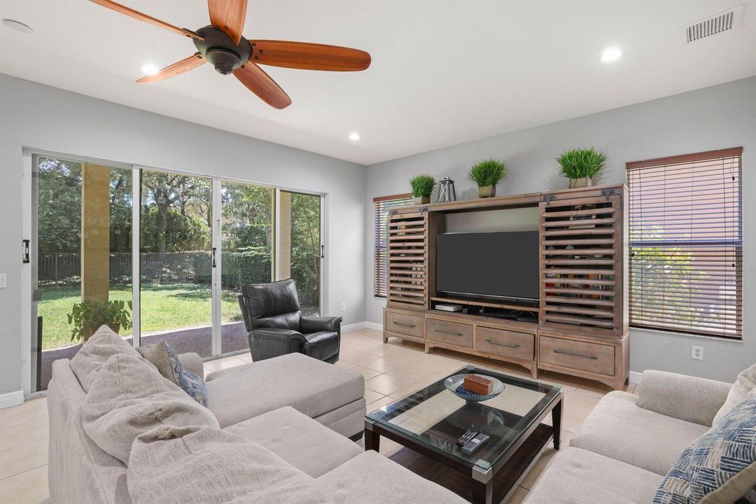 11157 Misty Ridge Way - 16.jpg-SMALL