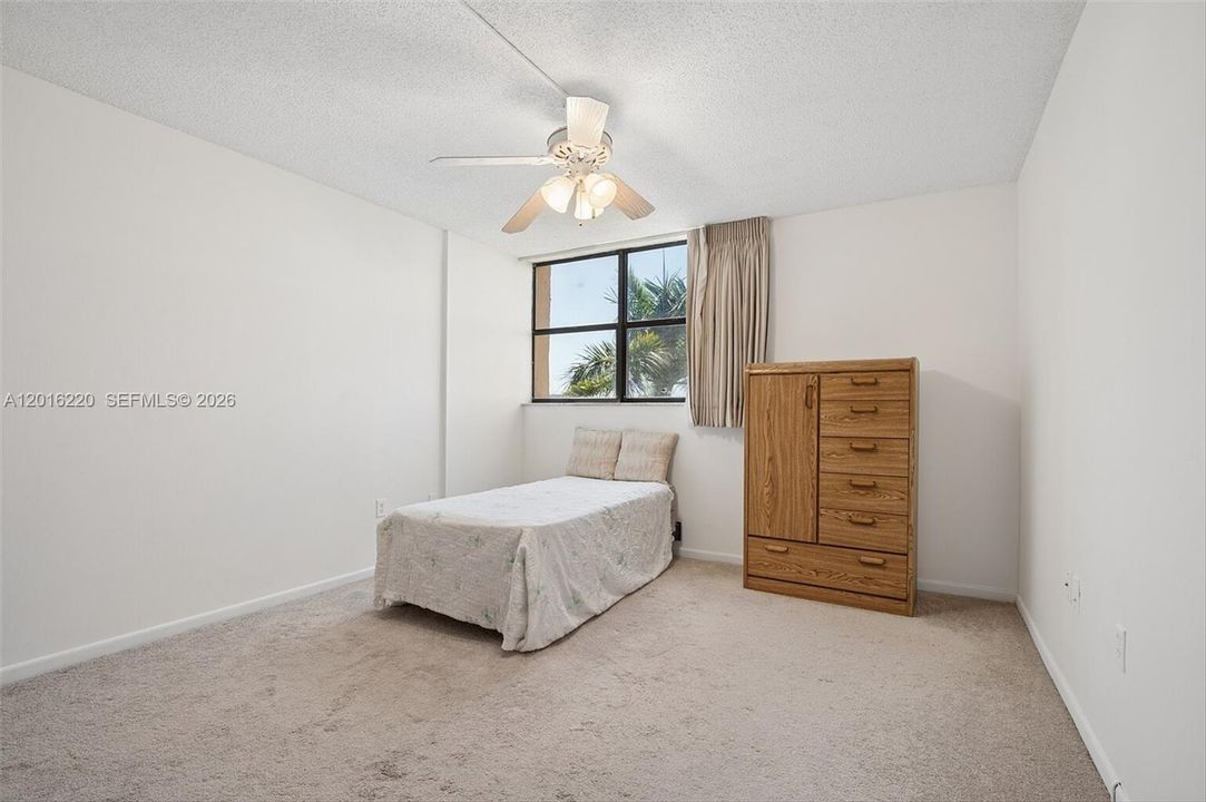 Active With Contract: $160,000 (2 beds, 2 baths, 1220 Square Feet)