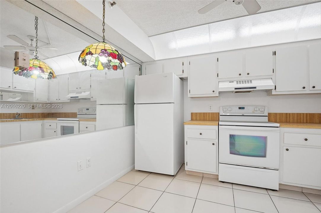 Active With Contract: $160,000 (2 beds, 2 baths, 1220 Square Feet)