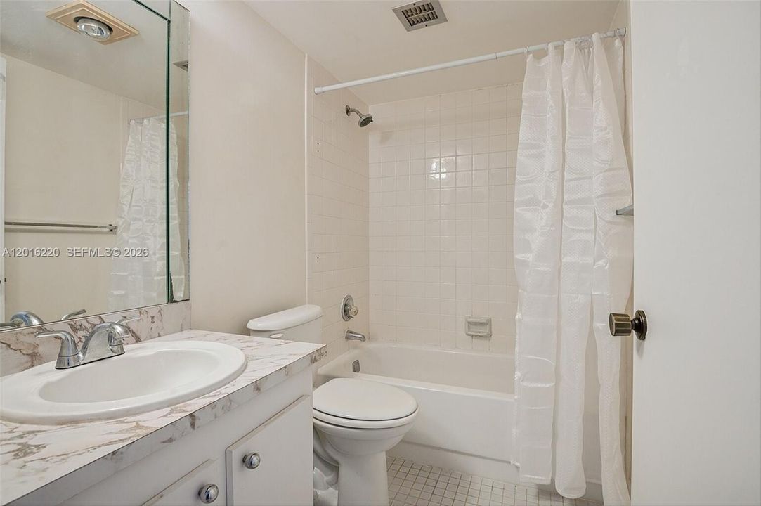 Active With Contract: $160,000 (2 beds, 2 baths, 1220 Square Feet)