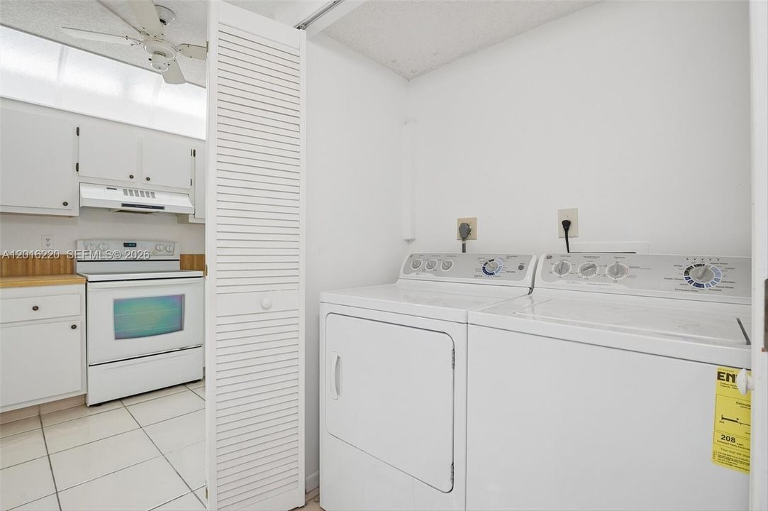 Active With Contract: $160,000 (2 beds, 2 baths, 1220 Square Feet)