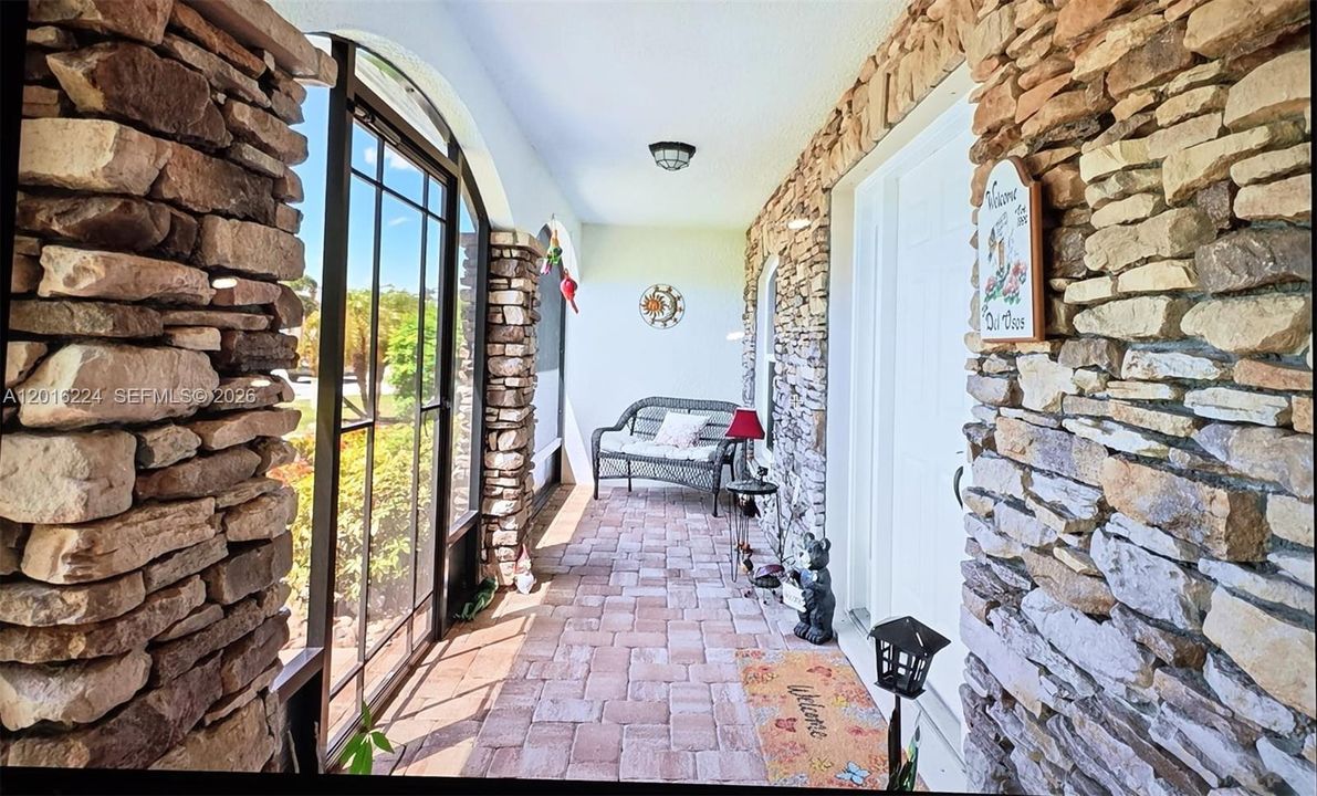 На продажу: $595,000 (4 спален, 2 ванн, 2560 Квадратных фут)