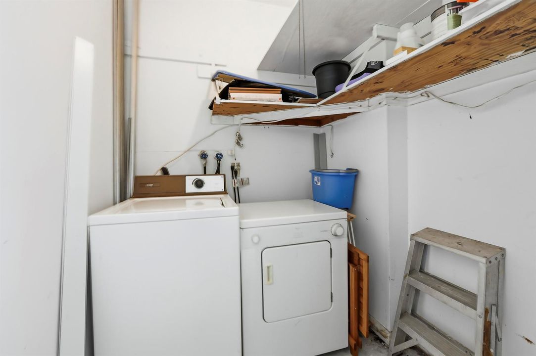 19 Laundry 01
