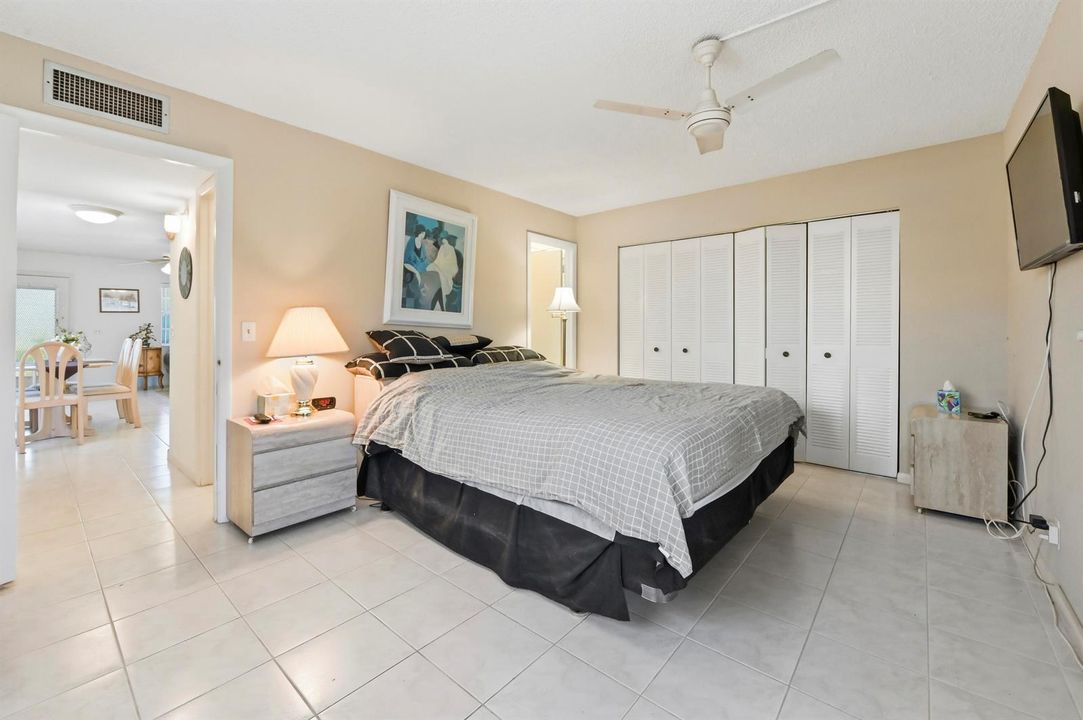 13 Bedroom 02