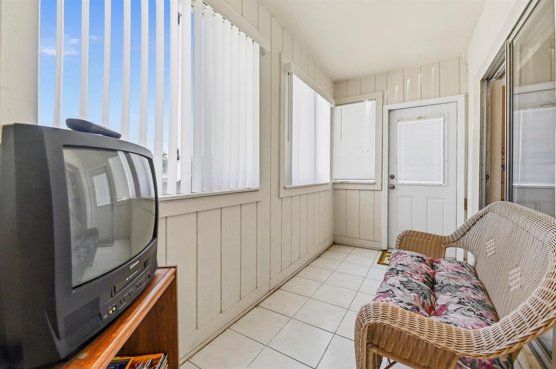 18 Patio 02