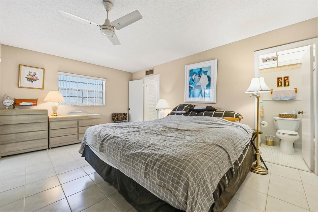 14 Bedroom 03