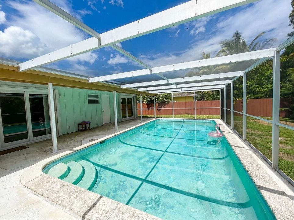 Pool_Full View